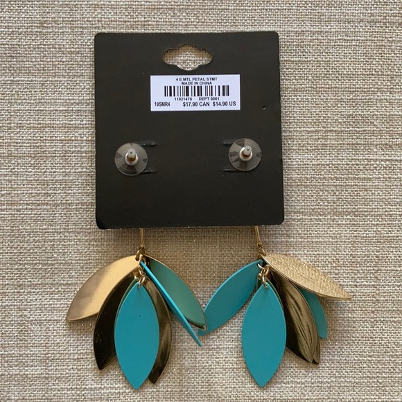 Torrid metal petal statement earrings - Picture 2 of 4